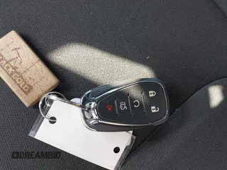 2019 Chevrolet Camaro 1SS z VIN 1G1FF1R70K0111514, wystawiony jako IAAI lot #41924277 z przebiegiem Nie podano mil oraz . Historia ofert i sprzedaży dostępna na DreamBid. Obrazek 11.