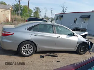 2017 Toyota Camry XLE z VIN 4T1BF1FK8HU376791, wystawiony jako IAAI lot #42114379 z przebiegiem 54 319 mil mil oraz . Historia ofert i sprzedaży dostępna na DreamBid. Obrazek 13.
