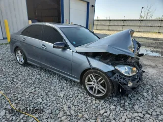 2013 Mercedes-Benz C 250 Sport z VIN WDDGF4HB6DA800964, wystawiony jako Copart lot #61640375 z przebiegiem 151 720 mil mil oraz Nie do naprawy • Non repairable. Historia ofert i sprzedaży dostępna na DreamBid. Obrazek 4.