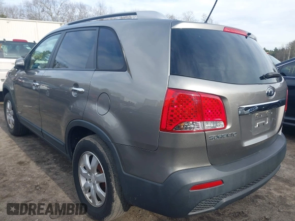 2011 Kia Sorento LX with VIN 5XYKTDA2XBG122465, listed as a IAAI auction lot 41832935 with 163,873 mi miles. Bid and sale history available at carsss.com. Image 3.
