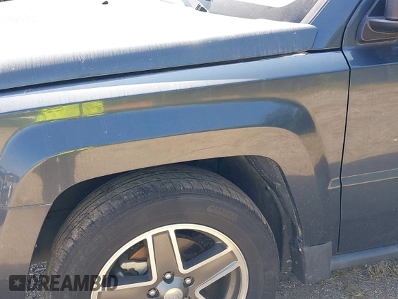 2008 Jeep Patriot Sport with VIN 1J8FF28W68D710532, listed as a IAAI auction lot 40333556 with 93,728 mi miles and . Bid and sale history available at carsss.com. Image 15.