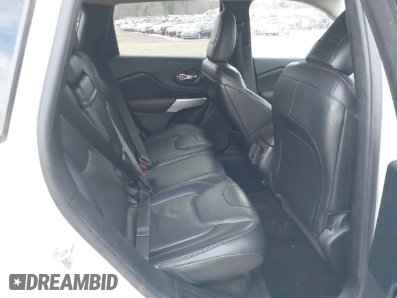 2017 Jeep Cherokee Trailhawk z VIN 1C4PJMBS4HW647835, wystawiony jako IAAI lot #41375077 z przebiegiem 87 208 mil mil oraz . Historia ofert i sprzedaży dostępna na DreamBid. Obrazek 8.