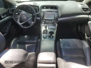 2018 Nissan Maxima S z VIN 1N4AA6AP7JC398653, wystawiony jako Copart lot #56724435 z przebiegiem 124 900 mil mil oraz Szkoda całkowita • Salvage title. Historia ofert i sprzedaży dostępna na DreamBid. Obrazek 8.