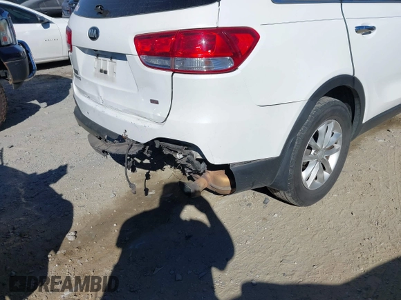 2016 Kia Sorento LX with VIN 5XYPG4A39GG062754, listed as a IAAI auction lot 41689839 with 180,165 mi miles. Bid and sale history available at carsss.com. Image 6.