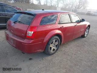 2005 Dodge Magnum SE with VIN 2D4FV48VX5H562089, listed as a IAAI auction lot 41881570 with 154,732 mi miles. Bid and sale history available at carsss.com. Image 4.
