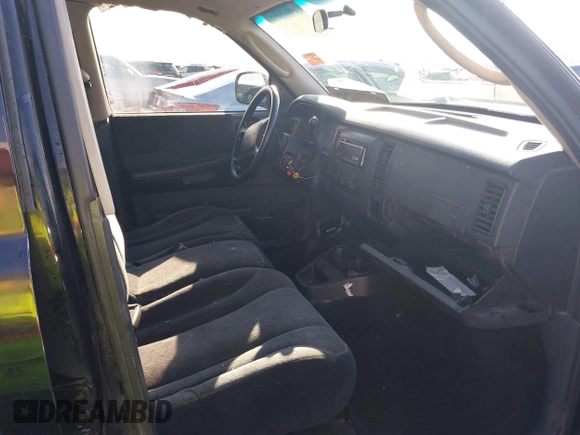 2003 Dodge Dakota Sport with VIN 1D7HL38X53S381338, listed as a IAAI auction lot 38840426 with 130,846 mi miles. Bid and sale history available at carsss.com. Image 5.