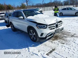 2022 Mercedes-Benz GLC with VIN W1N0G8EB7NG119580, listed as a IAAI auction lot 41239778 with 28,551 mi miles. Bid and sale history available at carsss.com. Image 1.