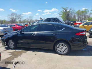 2014 Ford Fusion SE Hybrid with VIN 3FA6P0LU4ER252089, listed as a IAAI auction lot 41982070 with 47,512 mi miles. Bid and sale history available at carsss.com. Image 14.