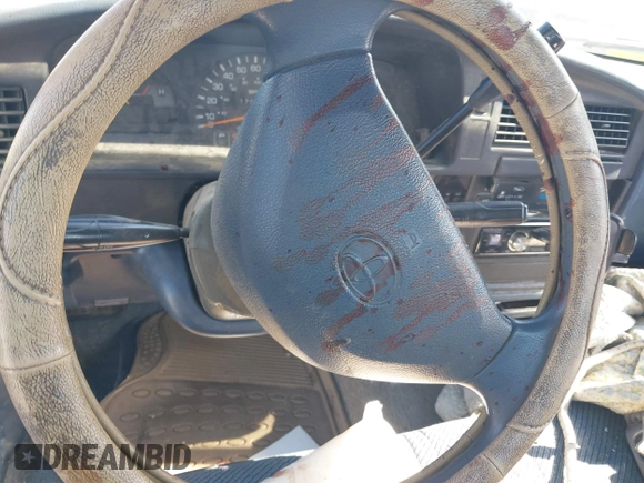 1994 Toyota Pickup DX with VIN JT4RN81P1R5194136, listed as a IAAI auction lot 41848772 with 170,759 mi miles and . Bid and sale history available at DreamBid. Image 13.