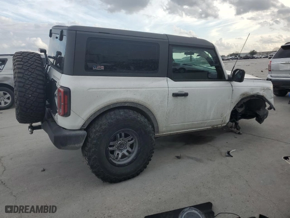 2022 Ford Bronco with VIN 1FMDE5AHXNLB04386, listed as a Copart auction lot 43872315 with 0 mi miles and Salvage Title. Bid and sale history available at carsss.com. Image 3.