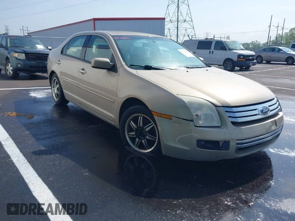 2007 Ford Fusion SE with VIN 3FAHP07197R260538, listed as a IAAI auction lot 41931335 with 160,417 mi miles. Bid and sale history available at carsss.com. Image 1.