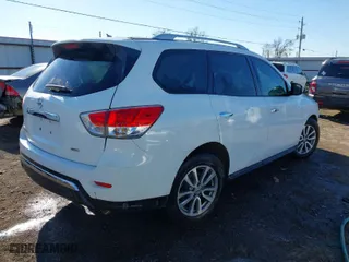 2016 Nissan Pathfinder Platinum with VIN 5N1AR2MM8GC614835, listed as a IAAI auction lot 41246654 with 186,892 mi miles. Bid and sale history available at carsss.com. Image 4.