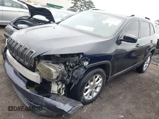 2014 Jeep Cherokee Latitude z VIN 1C4PJLCS5EW182924, wystawiony jako IAAI lot #41878926 z przebiegiem 147 800 mil mil oraz . Historia ofert i sprzedaży dostępna na DreamBid. Obrazek 17.