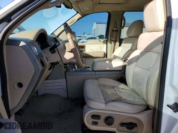 2004 Ford F-150 XLT with VIN 1FTPW14564KC55156, listed as a Copart auction lot 85316484 with 254,120 mi miles and Clean title. Bid and sale history available at DreamBid. Image 7.