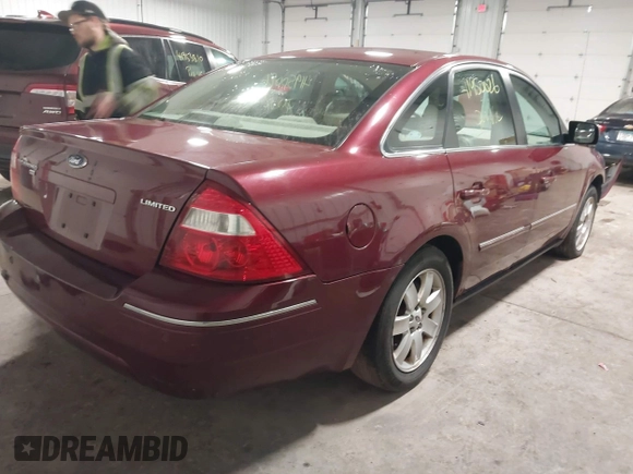 2005 Ford Five Hundred Limited with VIN 1FAFP28195G107776, listed as a IAAI auction lot 41950026 with 114,838 mi miles. Bid and sale history available at carsss.com. Image 4.