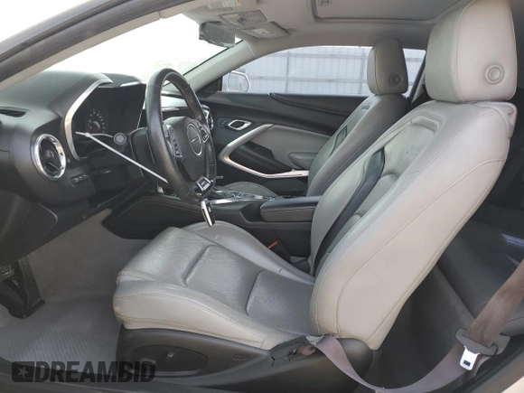 2017 Chevrolet Camaro 2SS z VIN 1G1FH1R73H0139763, wystawiony jako Copart lot #48116415 z przebiegiem 48 256 mil mil oraz Czysty tytuł • Clean title. Historia ofert i sprzedaży dostępna na DreamBid. Obrazek 7.