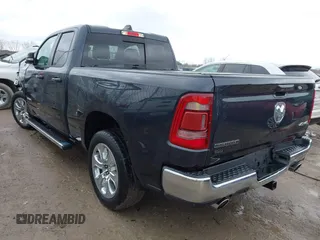 2021 Ram 1500 Big Horn с VIN 1C6SRFBT5MN742435, выставлен на аукционе IAAI как лот 41999586 с пробегом 25 671 миль миль и . История ставок и продаж доступна на DreamBid. Изображение 3.
