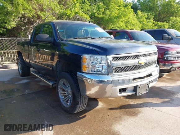 2012 Chevrolet Silverado 1500 LT with VIN 1GCRKSE73CZ186037, listed as a IAAI auction lot 42035315 with 164,967 mi miles. Bid and sale history available at carsss.com. Image 1.