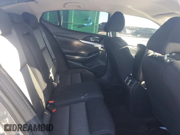 2016 Nissan Maxima SR z VIN 1N4AA6AP1GC905880, wystawiony jako Copart lot #45626775 z przebiegiem 142 494 mil mil oraz Szkoda całkowita • Salvage title. Historia ofert i sprzedaży dostępna na DreamBid. Obrazek 10.