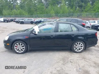 2010 Volkswagen Jetta Limited Edition with VIN 3VWRZ7AJXAM161335, listed as a IAAI auction lot 42326387 with 111,967 mi miles and . Bid and sale history available at DreamBid. Image 15.