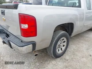 2007 Chevrolet Silverado 1500 LT w/1LT with VIN 2GCEC19CX71553141, listed as a IAAI auction lot 41580637 with 142,544 mi miles. Bid and sale history available at carsss.com. Image 6.