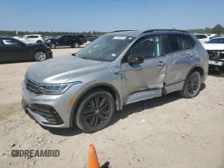 2022 Volkswagen Tiguan SE R-Line Black with VIN 3VVCB7AX1NM174113, listed as a Copart auction lot 51280465 with 42,260 mi miles and Clean title. Bid and sale history available at DreamBid. Image 1.