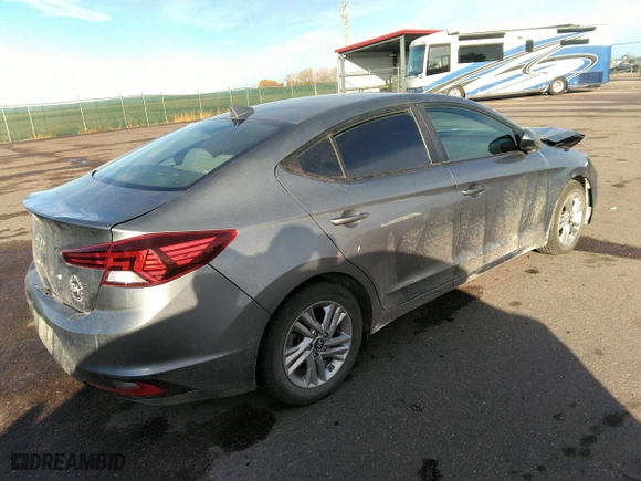 2019 Hyundai Elantra Preferred with VIN KMHD84LF1KU781751, listed as a IAAI auction lot 40728620 with 132,978 mi miles. Bid and sale history available at carsss.com. Image 4.