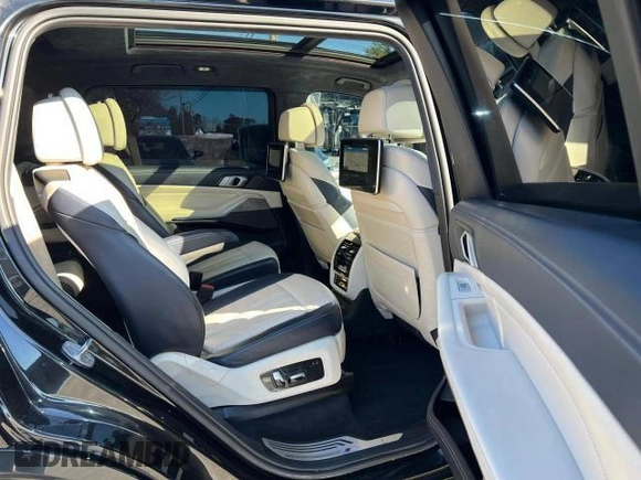 2019 BMW X7 xDrive50i z VIN 5UXCX4C53KLB39548, wystawiony jako Copart lot #54152375 z przebiegiem 159 191 mil mil oraz Czysty tytuł • Clean title. Historia ofert i sprzedaży dostępna na DreamBid. Obrazek 6.