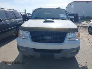 2003 Ford Expedition Special Service with VIN 1FMFU16L63LA30060, listed as a IAAI auction lot 42080566 with 178,757 mi miles. Bid and sale history available at carsss.com. Image 6.
