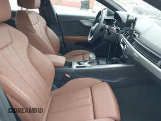 2024 Audi A5 Sportback S line Premium Plus z VIN WAUFACF50RA002265, wystawiony jako IAAI lot #41543527 z przebiegiem 8 326 mil mil oraz . Historia ofert i sprzedaży dostępna na DreamBid. Obrazek 5.