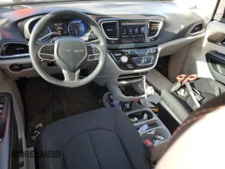 2018 Chrysler Pacifica Touring with VIN 2C4RC1DGXJR293893, listed as a Copart auction lot 41871185 with 141,447 mi miles and Clean title. Bid and sale history available at DreamBid. Image 8.