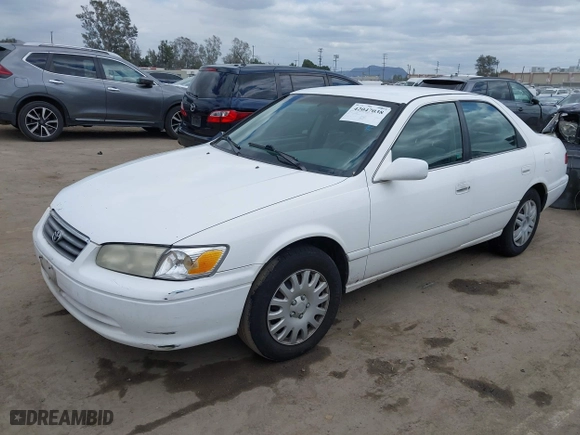 2000 Toyota Camry CE with VIN JT2BG22K0Y0430680, listed as a IAAI auction lot 42047038 with 195,572 mi miles. Bid and sale history available at carsss.com. Image 17.