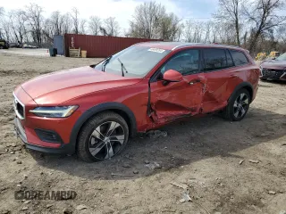2021 Volvo V60 z VIN YV4102WK9M1070764, wystawiony jako Copart lot #46495284 z przebiegiem 30 074 mil mil oraz . Historia ofert i sprzedaży dostępna na DreamBid. Obrazek 1.