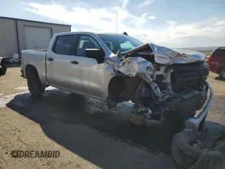 2022 Chevrolet Silverado 1500 Custom Trail Boss with VIN 3GCPDCED1NG620908, listed as a Copart auction lot 74954494 with 76,529 mi miles and Salvage Title. Bid and sale history available at DreamBid. Image 4.