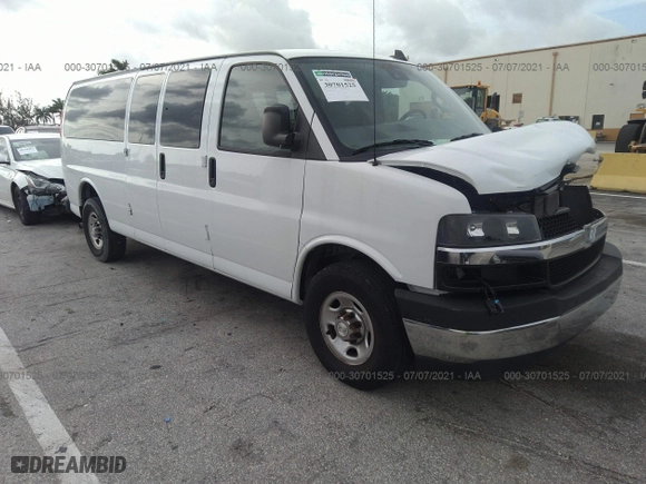 2019 Chevrolet Express Passenger LT with VIN 1GAZGPFG2K1247624, listed as a IAAI auction lot 30701525 with 22,150 mi miles. Bid and sale history available at carsss.com. Image 1.