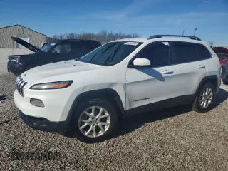 2016 Jeep Cherokee Latitude with VIN 1C4PJMCBXGW144890, listed as a Copart auction lot 46333995 with 0 mi miles and Salvage Title. Bid and sale history available at carsss.com. Image 1.