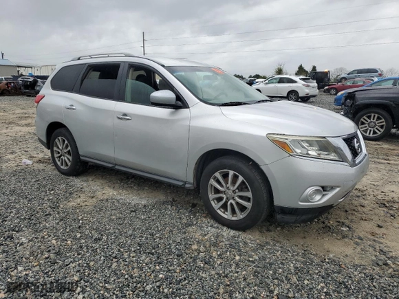 2016 Nissan Pathfinder S with VIN 5N1AR2MN2GC616346, listed as a Copart auction lot 49992455 with 151,624 mi miles and Salvage Title. Bid and sale history available at carsss.com. Image 4.