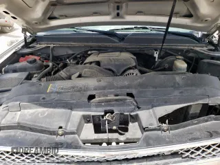 2010 Chevrolet Tahoe LTZ z VIN 1GNUCCE02AR183523, wystawiony jako Copart lot #59524985 z przebiegiem 197 580 mil mil oraz Szkoda całkowita • Salvage title. Historia ofert i sprzedaży dostępna na DreamBid. Obrazek 12.