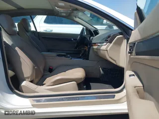 2011 Mercedes-Benz E-Class E 350 with VIN WDDKJ5GB8BF076503, listed as a IAAI auction lot 42038949 with 183,181 mi miles. Bid and sale history available at carsss.com. Image 5.