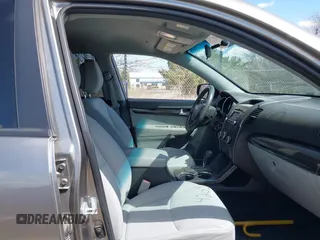 2011 Kia Sorento LX with VIN 5XYKTCA1XBG032086, listed as a IAAI auction lot 42026859 with 177,449 mi miles. Bid and sale history available at carsss.com. Image 5.