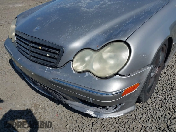2005 Mercedes-Benz C 230 Kompressor z VIN WDBRF40J45F724055, wystawiony jako IAAI lot #42362897 z przebiegiem 234 922 mil mil oraz . Historia ofert i sprzedaży dostępna na DreamBid. Obrazek 6.