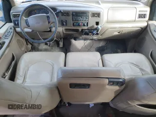 2000 Ford Super Duty F-250 XL with VIN 1FTNW21S4YEC53921, listed as a Copart auction lot 43639375 with 259,713 mi miles and Clean Title. Bid and sale history available at carsss.com. Image 8.