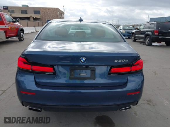 2023 BMW 5 Series 530e z VIN WBA13AG07PCL21918, wystawiony jako IAAI lot #41890108 z przebiegiem 20 790 mil mil oraz . Historia ofert i sprzedaży dostępna na DreamBid. Obrazek 17.
