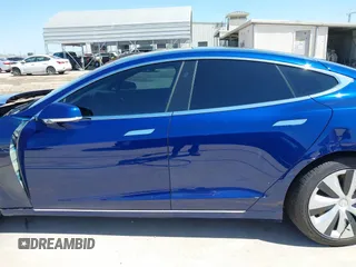 2020 Tesla Model S Long Range with VIN 5YJSA1E25LF401362, listed as a IAAI auction lot 41771363 with 28,015 mi miles. Bid and sale history available at carsss.com. Image 14.