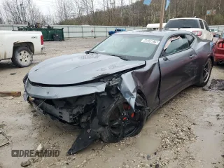 2020 Chevrolet Camaro 1LT z VIN 1G1FB1RS4L0117608, wystawiony jako Copart lot #49238875 z przebiegiem 75 815 mil mil oraz Czysty tytuł • Clean title. Historia ofert i sprzedaży dostępna na DreamBid. Obrazek 1.