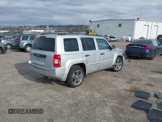 2009 Jeep Patriot Sport with VIN 1J4FT28B69D126513, listed as a IAAI auction lot 41622860 with 181,636 mi miles. Bid and sale history available at carsss.com. Image 4.