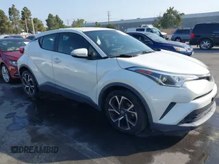2018 Toyota C-HR XLE z VIN JTNKHMBX5J1007391, wystawiony jako IAAI lot #42432809 z przebiegiem 139 356 mil mil oraz . Historia ofert i sprzedaży dostępna na DreamBid. Obrazek 1.
