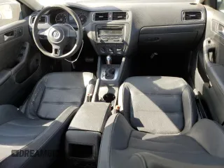 2014 Volkswagen Jetta SE with VIN 3VWD07AJ3EM438417, listed as a Copart auction lot 66203215 with 160,121 mi miles and Clean title. Bid and sale history available at DreamBid. Image 8.
