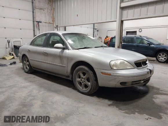 2002 Mercury Sable GS with VIN 1MEFM50U02G642354, listed as a IAAI auction lot 41820266 with 188,418 mi miles. Bid and sale history available at carsss.com. Image 1.