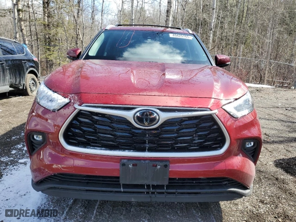 2022 Toyota Highlander XLE with VIN 5TDGZRBH8NS582154, listed as a Copart auction lot 49425765 with 89,394 mi miles and Salvage Title. Bid and sale history available at carsss.com. Image 5.